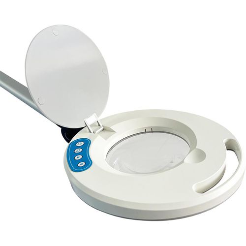 Lampe loupe à LED sur roulettes3